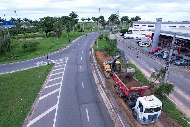Obras de alça de saída na área do Shopping Estrada são iniciadas